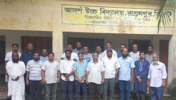 রুস্তমপুর আদর্শ উচ্চ বিদ্যালয়ের ম্যানেজিং কমিটির সাথে প্রাক্তন শিক্ষার্থীদের মতবিনিময়