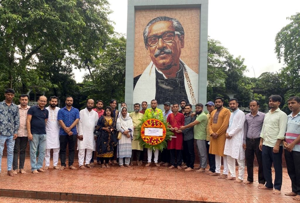 বঙ্গবন্ধুর ম্যুরালে মহানগর বঙ্গবন্ধু সাংস্কৃতিক জোটের শ্রদ্ধাঞ্জলি