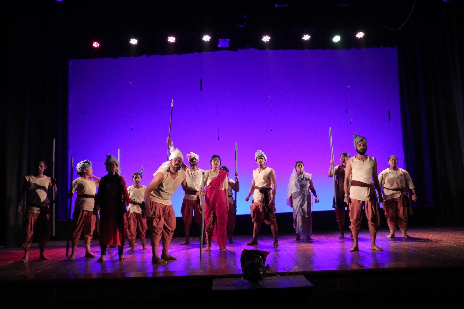 চিরায়ত বাংলা নাটক নানকার পালা’য় মুগ্ধ সিলেটের দর্শক