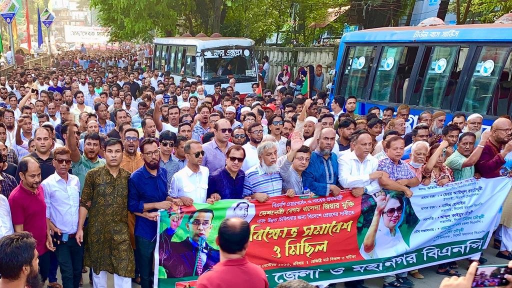বেগম খালেদা জিয়ার মুক্তি ছাড়া দেশে কোন নির্বাচন হবে না : খন্দকার মুক্তাদির