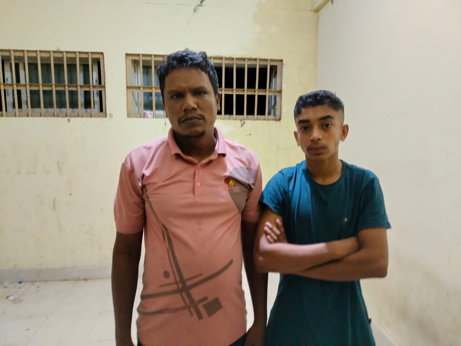 দোয়ারাবাজারে ভারতীয় চিনিসহ আটক ২  