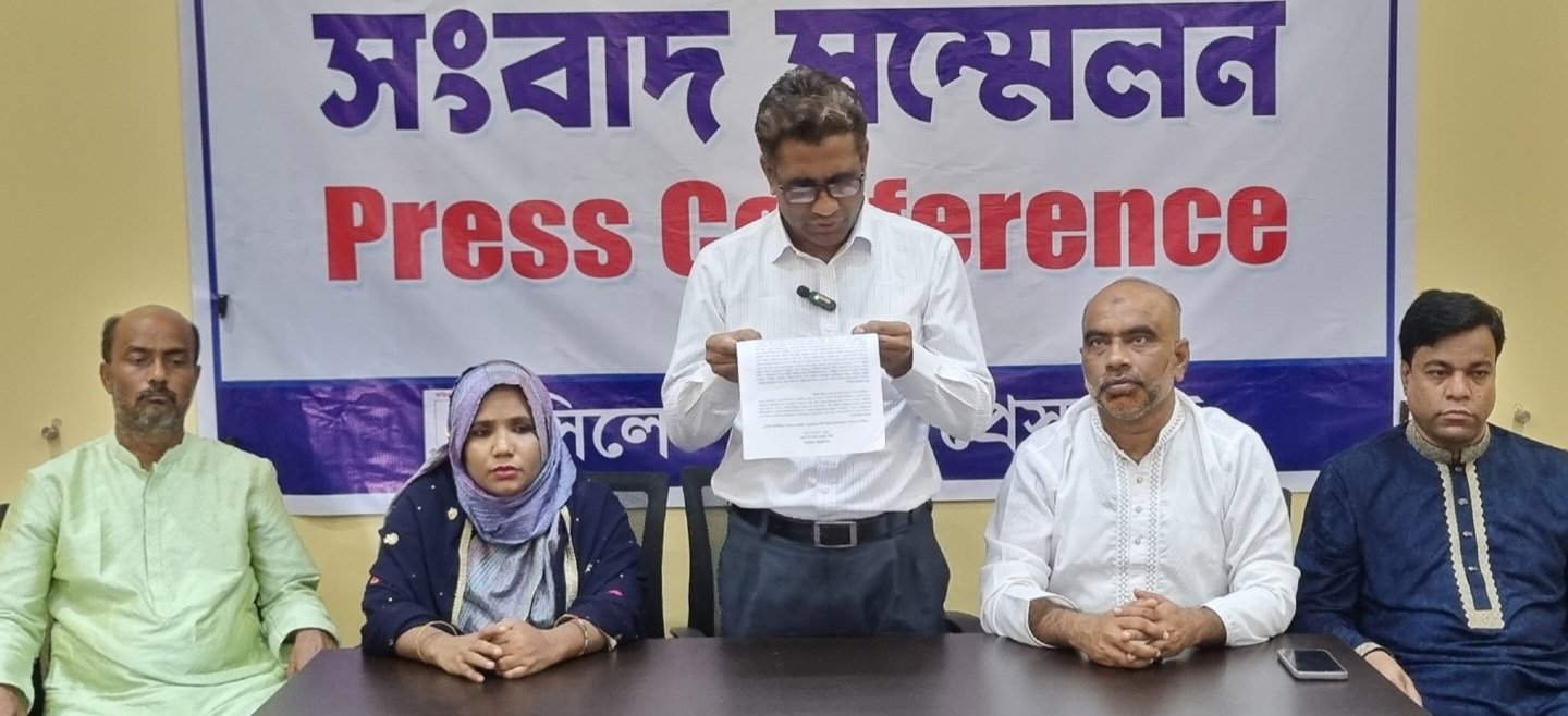 এনামুল হক সরদারের বিরুদ্ধে অভিযোগ করা হয় একটি মহলের প্ররোচনায়