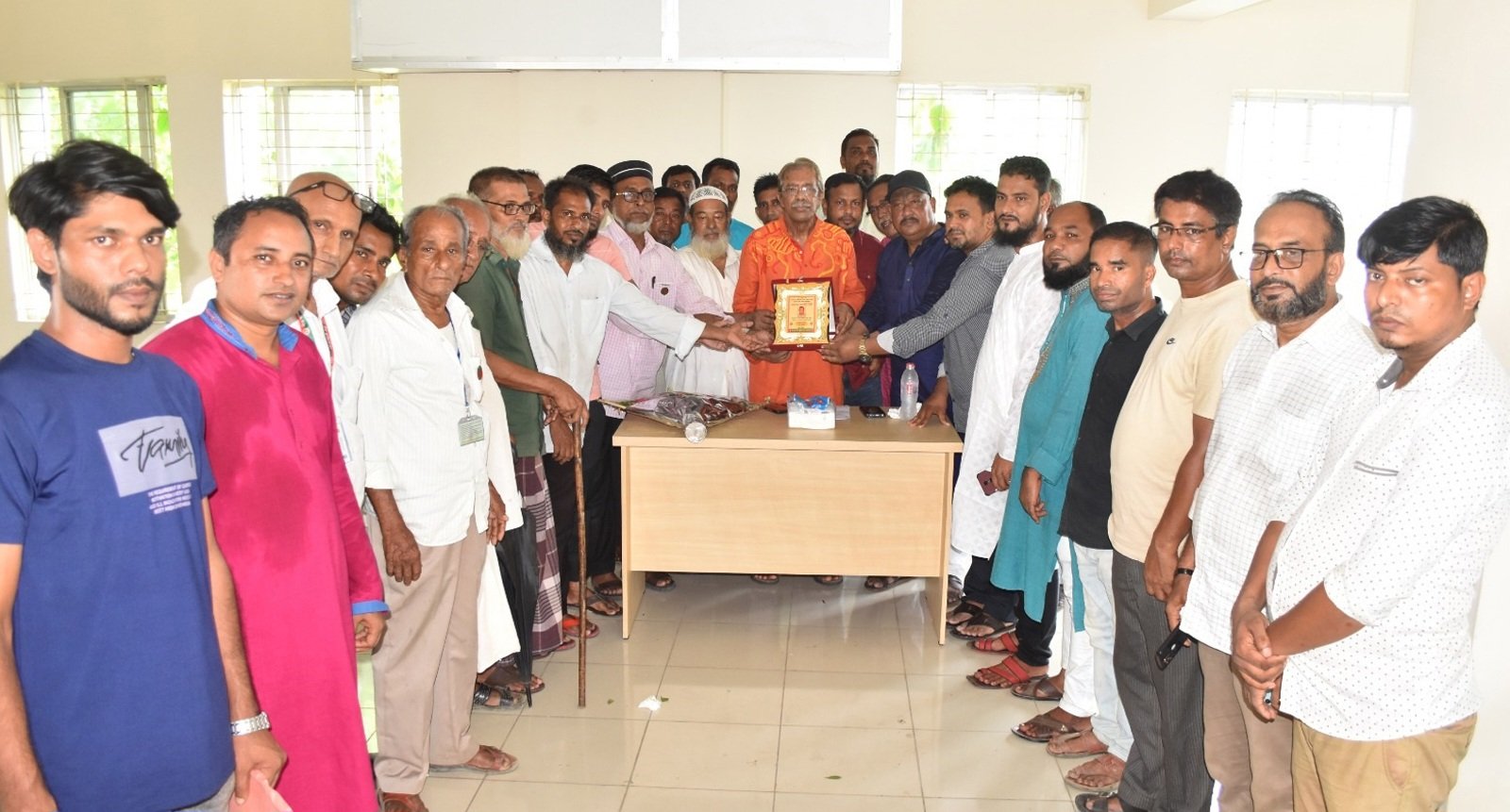 জেলা যুবলীগের সহ-সভাপতি মনোজ কাপালী মিন্টুকে মুক্তিযোদ্ধা সংসদ’র শুভেচ্ছা