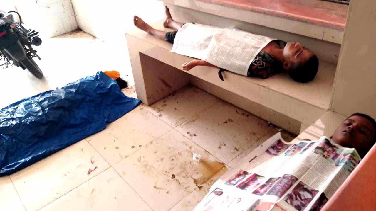 জামালগঞ্জের শান্তিপুর গ্রামে পারিবারিক কলহের জেরে স্ত্রী ও তিন সন্তানের বিষপান,তিন সন্তানের মৃত্যু,স্বামী আটক