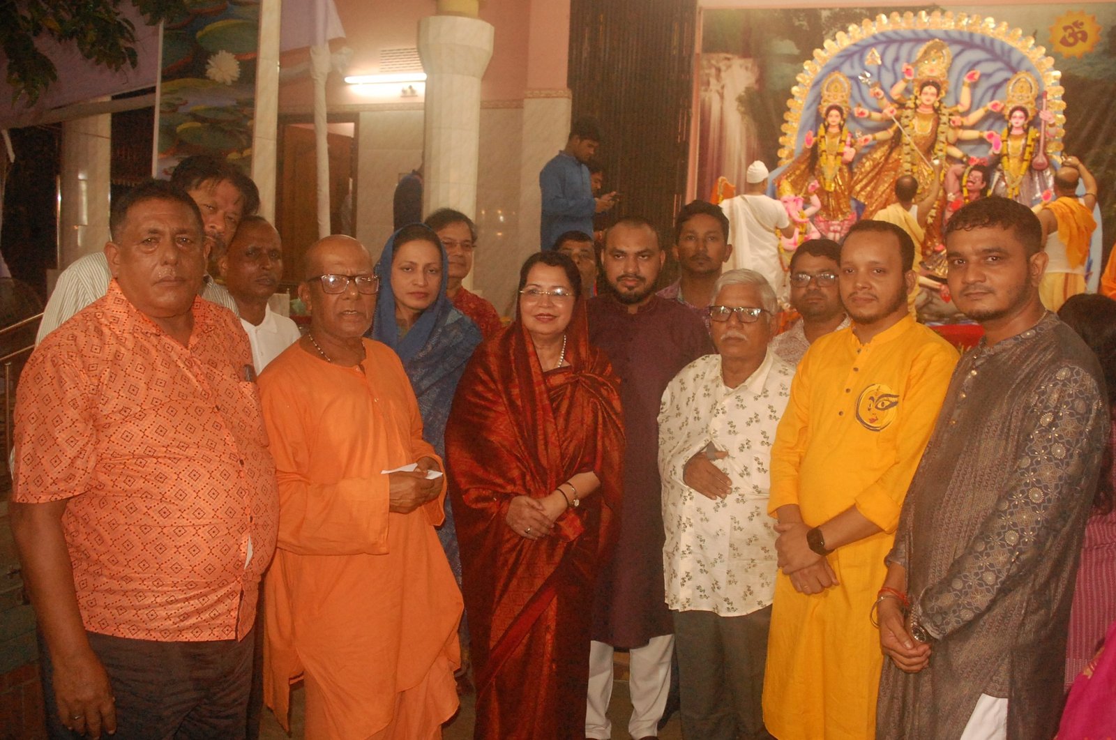 সিলেটে পূজামন্ডপ পরিদর্শনে সেলিনা মোমেন মানুষে মানুষে কোন ভেদাভেদ নেই
