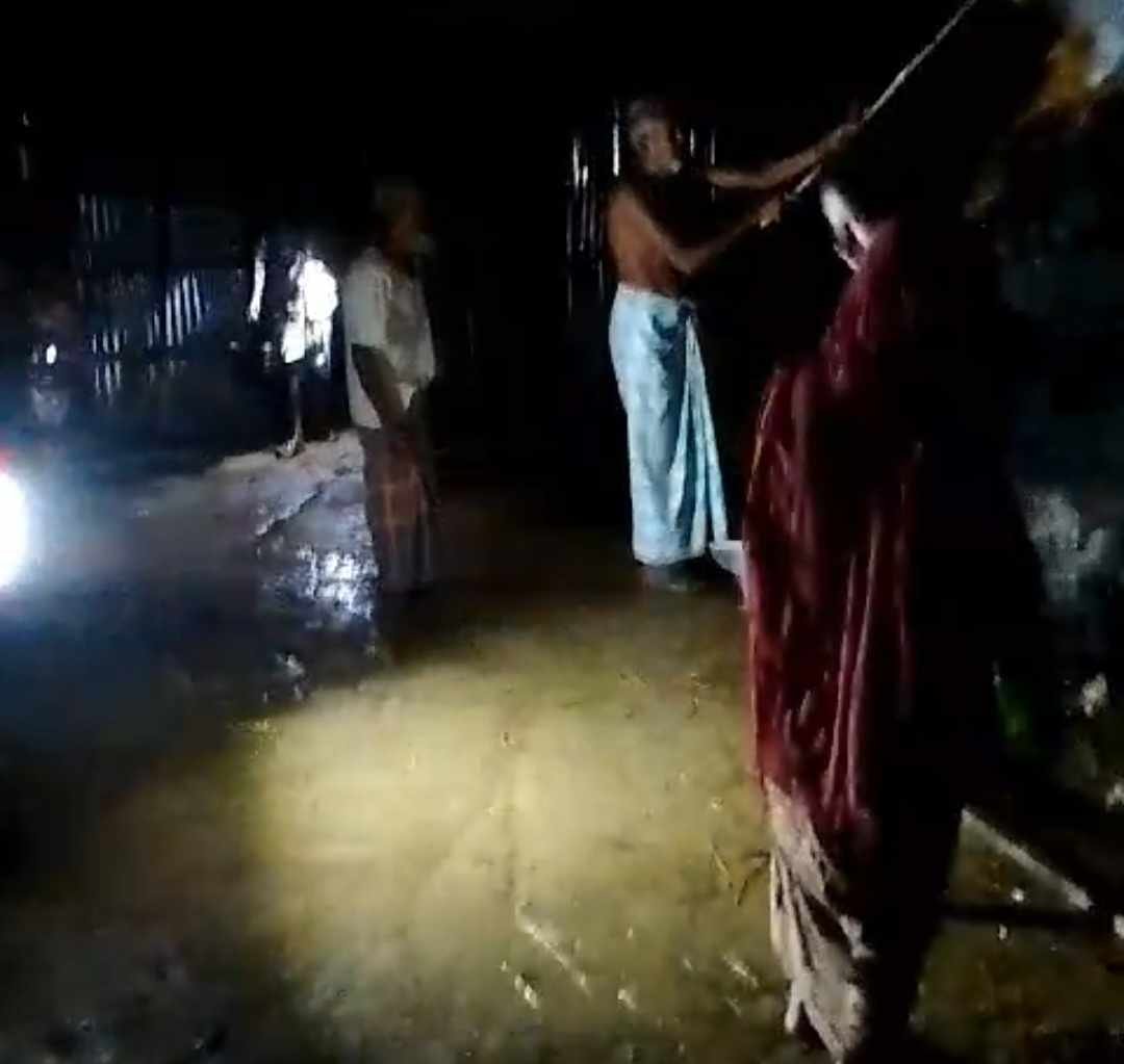 চুনারুঘাট পূর্ব বিরোধের জের ধরে কদ্দুছ মিয়ার খড়ের গাদায় আগুন দিয়েছে দুর্বৃত্তরা
