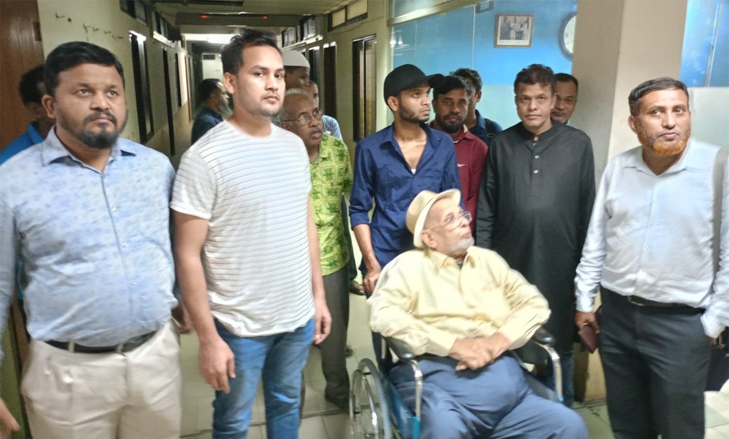 ফটো জার্নালিস্ট এসোসিয়েশনকে কার্যালয় হস্তান্তর করলেন ড. রাগীব আলী