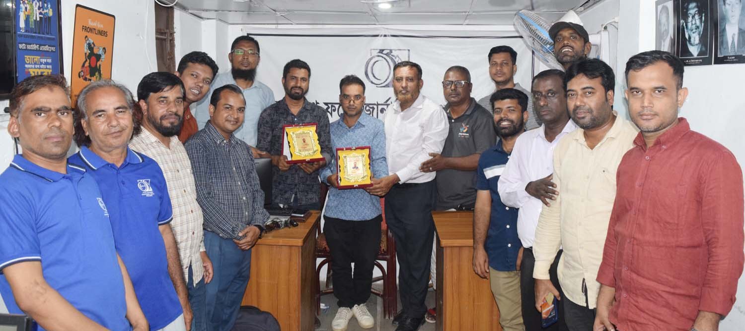 সেরা আলোকচিত্রী আনিস ও মামুনকে ফটো জার্নালিস্ট এসোসিয়েশনের সংবর্ধনা