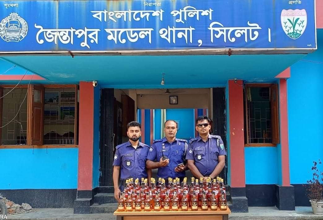 জৈন্তাপুরে পুলিশের অভিযানে ৭০বোতল বিদেশি মদ উদ্ধার ! ১ টি পিকআপ গাড়ি আটক
