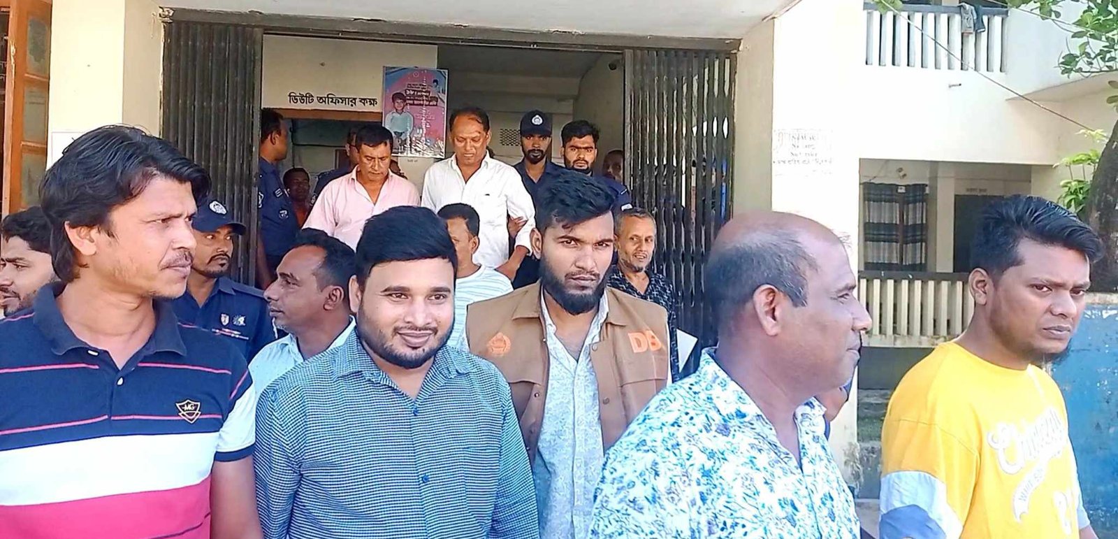 সুনামগঞ্জে নাশকতার মামলায় ১০ জন বিএনপির নেতাকর্মীকে আটক করেছে পুলিশ