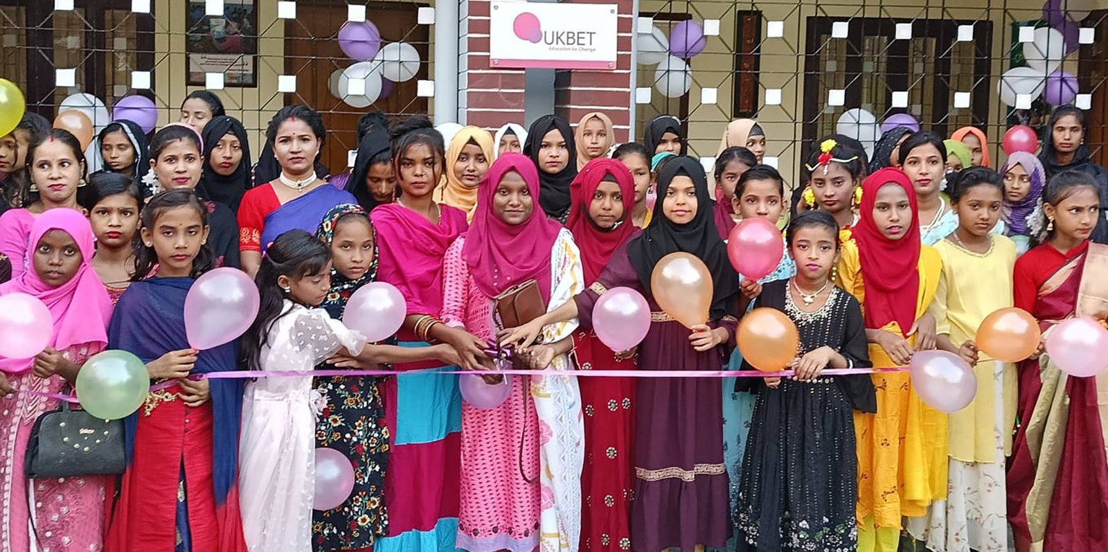 বিশ্ব শিশু দিবসে আকবেট’র নতুন অফিস উদ্বোধন