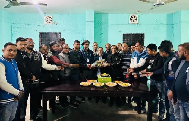 বর্ণাঢ্য আয়োজনে জন্মদিন পালন জন্মদিনে সতীর্থদের ভালবাসায় সিক্ত সাংবাদিক আবদুল মুকিত
