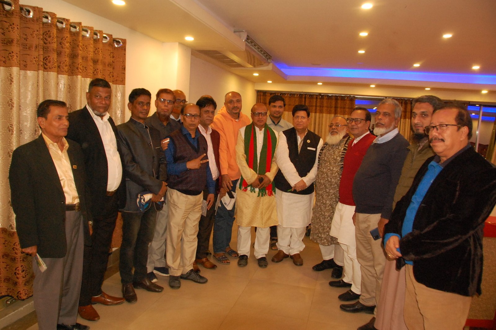 . এ কে আব্দুল মোমেনের সাথে ১৪ দলীয় জোটের এক মতবিনিময় সভা অনুষ্ঠিত