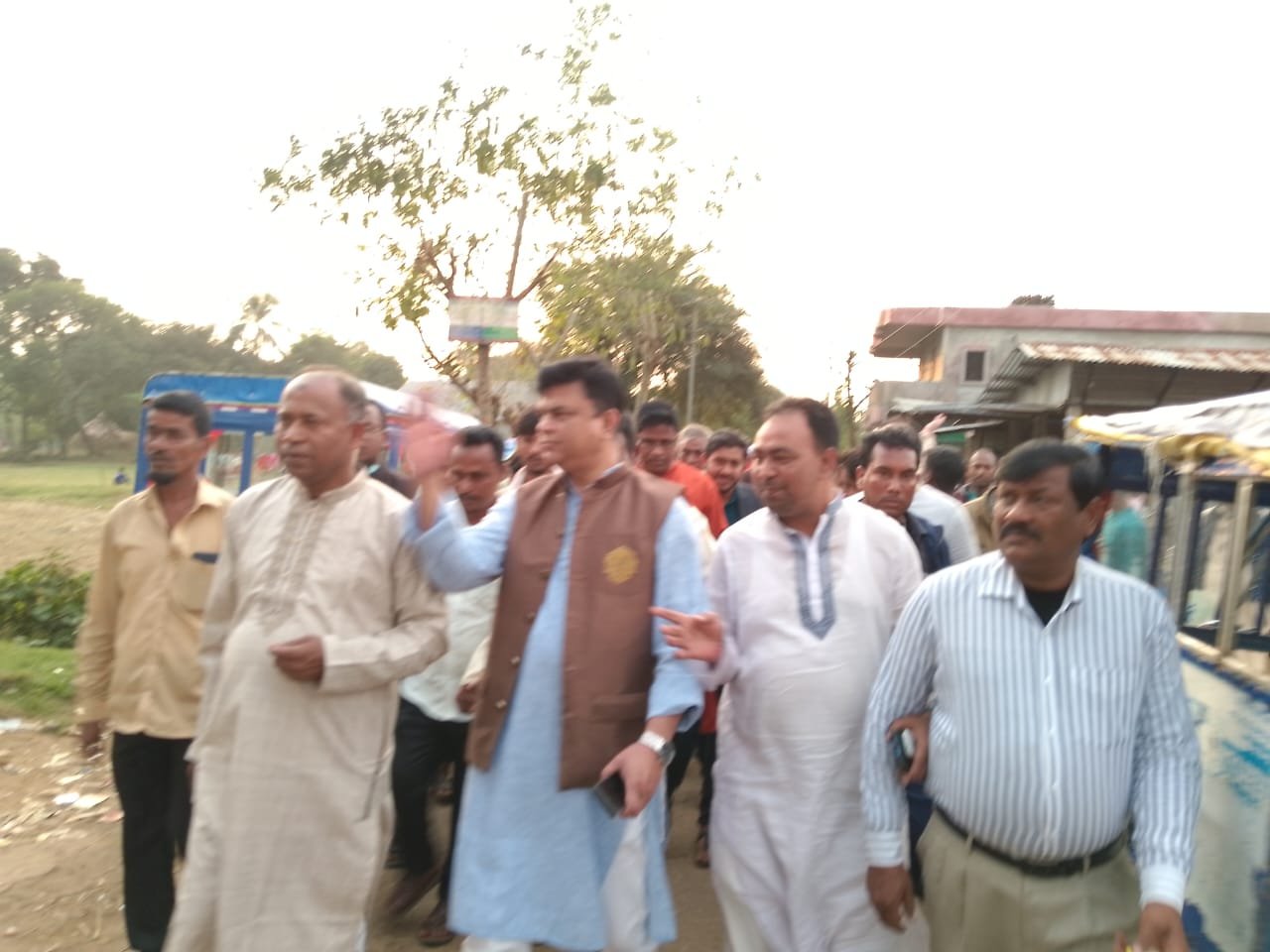 সুনামগঞ্জ-৫ আসনে গণসংযোগে স্বতন্ত্র প্রার্থী শামীম আহমদ চৌধুরী