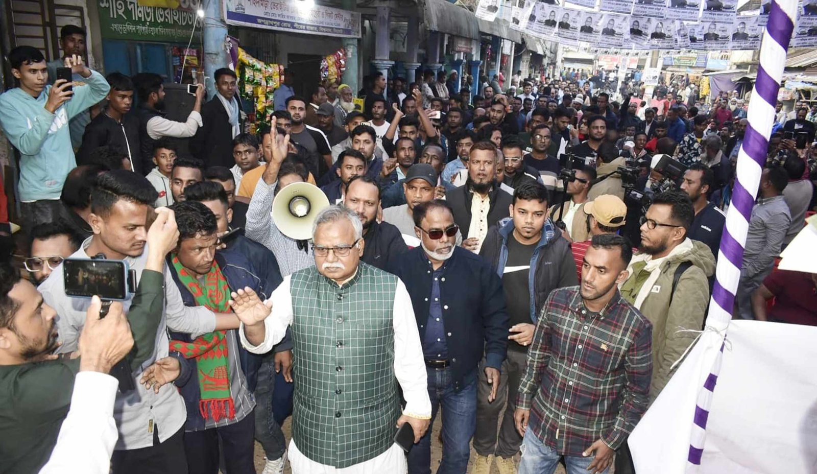 আওয়ামী লীগ ক্ষমতায় থাকলে দেশের উন্নয়ন হয়: শফিক চৌধুরী