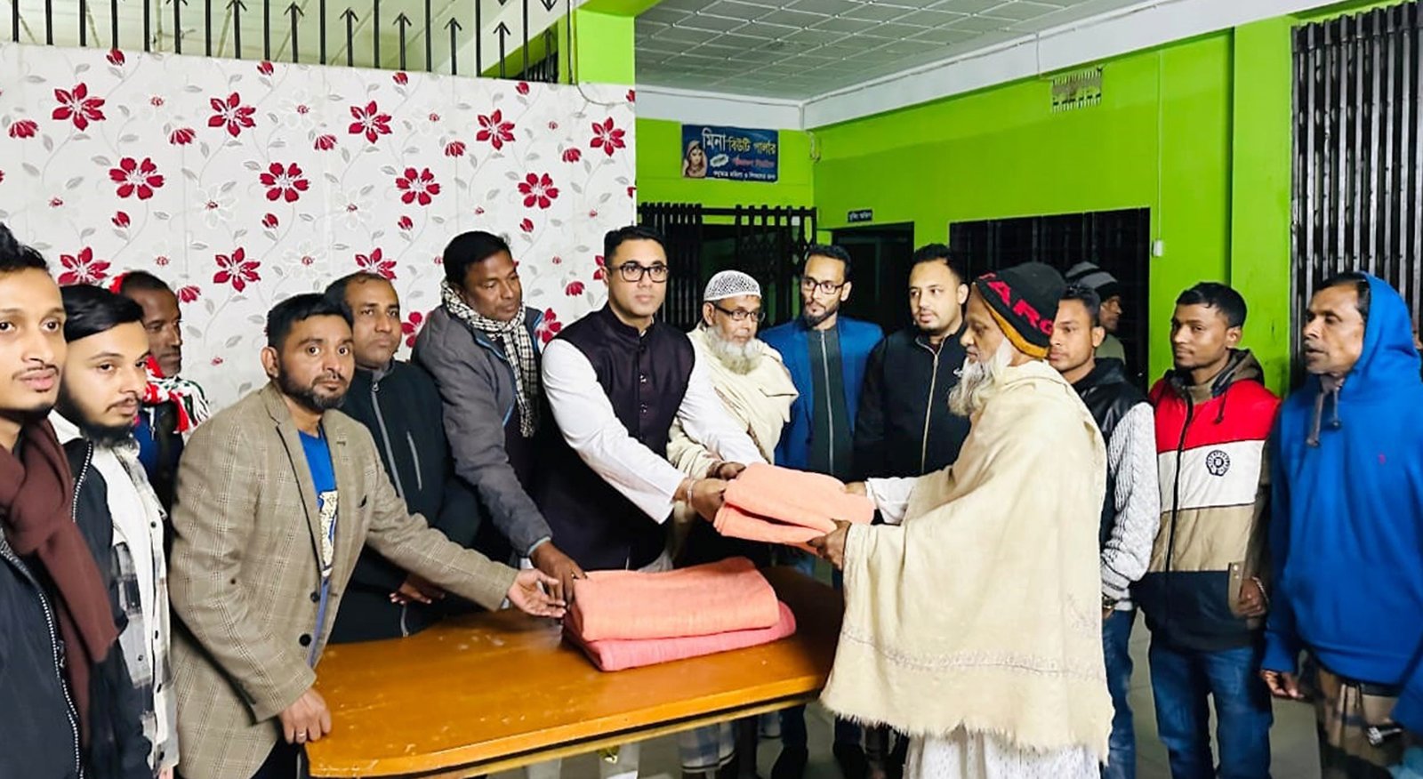 গোলাপগঞ্জের সদর ইউনিয়নে চেয়ারম্যান পদপ্রার্থী জাবেদের উদ্যোগে শীতবস্ত্র বিতরণ