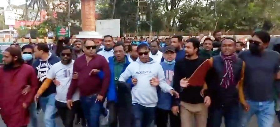 কালো পতাকা হাতে রাজপথে সিলেট মহানগর ও জেলা যুবদল