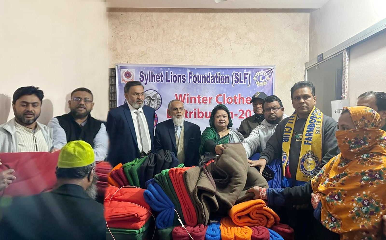 অসহায় শীতার্ত মানুষের মাঝে সিলেট লায়ন্স ফাউন্ডেশনের শীতবস্ত্র বিতরণ