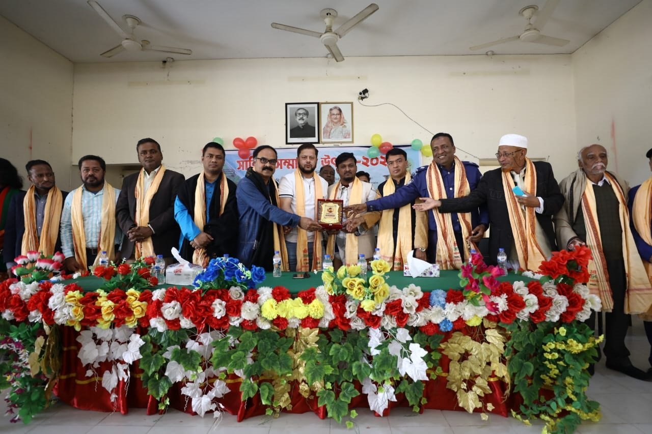 বাংলা একাডেমি পুরষ্কার পাওয়ায় শাল্লায় সুমনকুমার দাশ সংবর্ধিত
