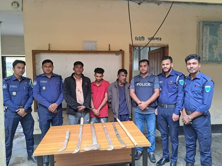 মৌলভীবাজারের কুলাউড়ায় ডাকাতির প্রস্তুতি গ্রহণকালে আন্তঃজেলা ডাকাত দলের ০৩ সদস্য আটক