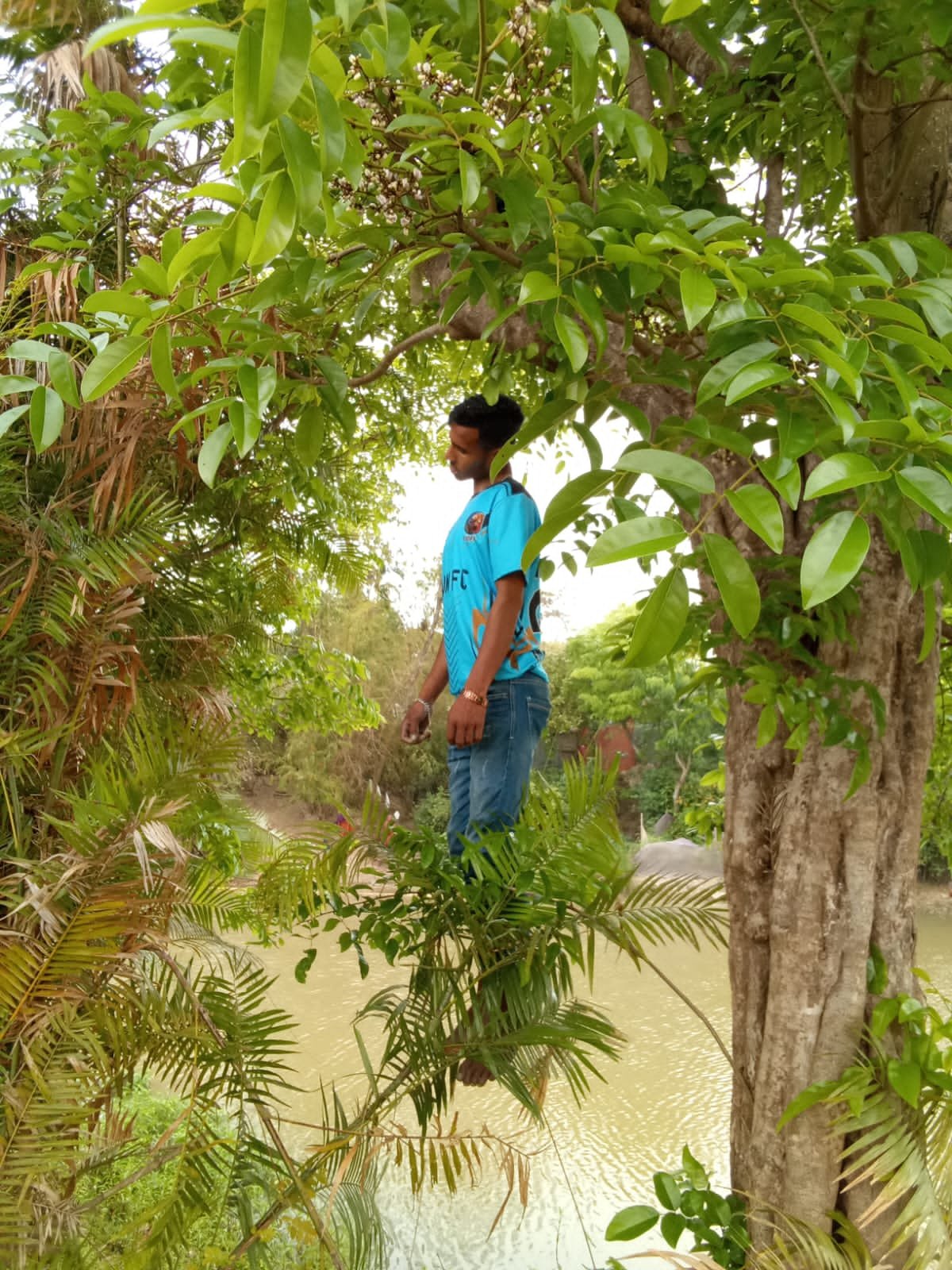 সুনামগঞ্জের দোয়ারাবাজারে যুবকের ঝুলন্ত মরদেহ উদ্ধার
