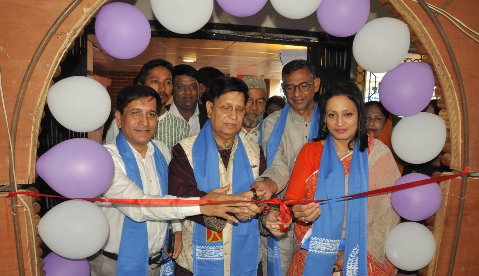 স্বনির্ভর বাংলাদেশ গড়তে নারীদের এগিয়ে আসতে হবে: ড. মোমেন