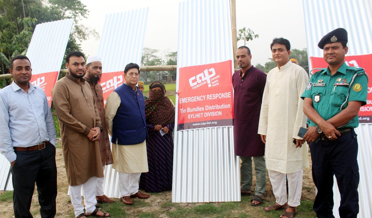 ছালিয়া গ্রামে ক্ষতিগ্রস্থ পরিবারের মাঝে ক্যাপ ফাউন্ডেশনের টেউটিন বিতরণ