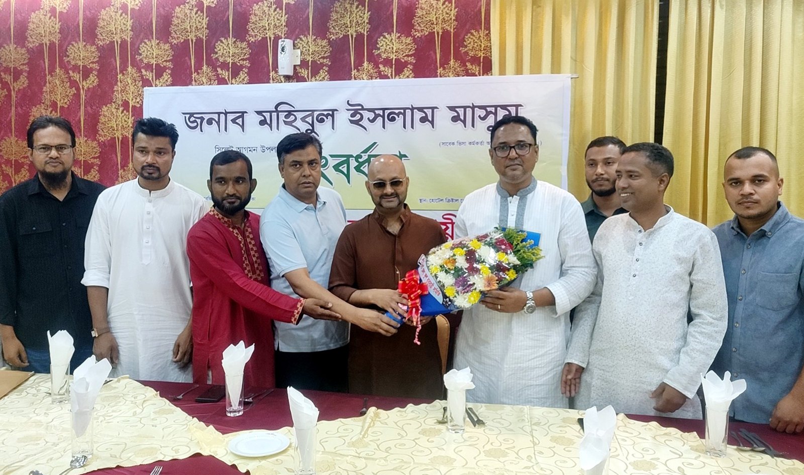 সাবেক ভিসা কর্মকর্তা মুহিবুল ইসলাম মাসুমকে জেলা ফুল ব্যবসায়ী সমিতির সংবর্ধনা