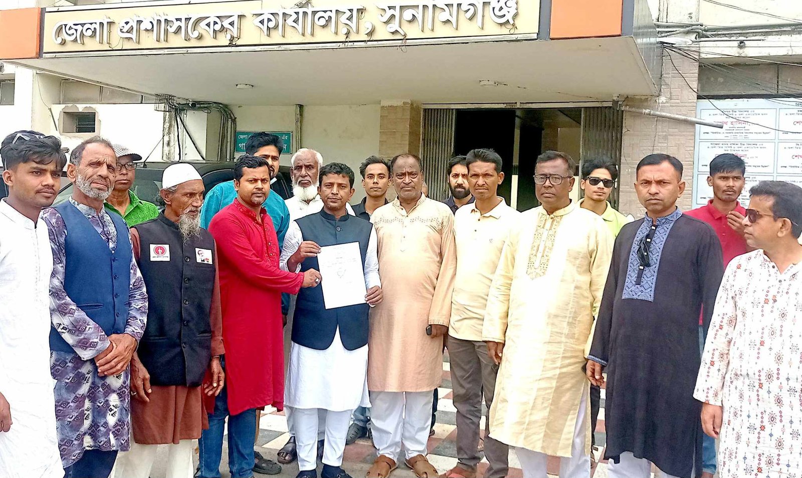 চেয়ারম্যান প্রার্থী রনজিৎ চৌধুরীর বিশাল মোটর সাইকেল শো-ডাউন প্রতিক বরাদ্দ