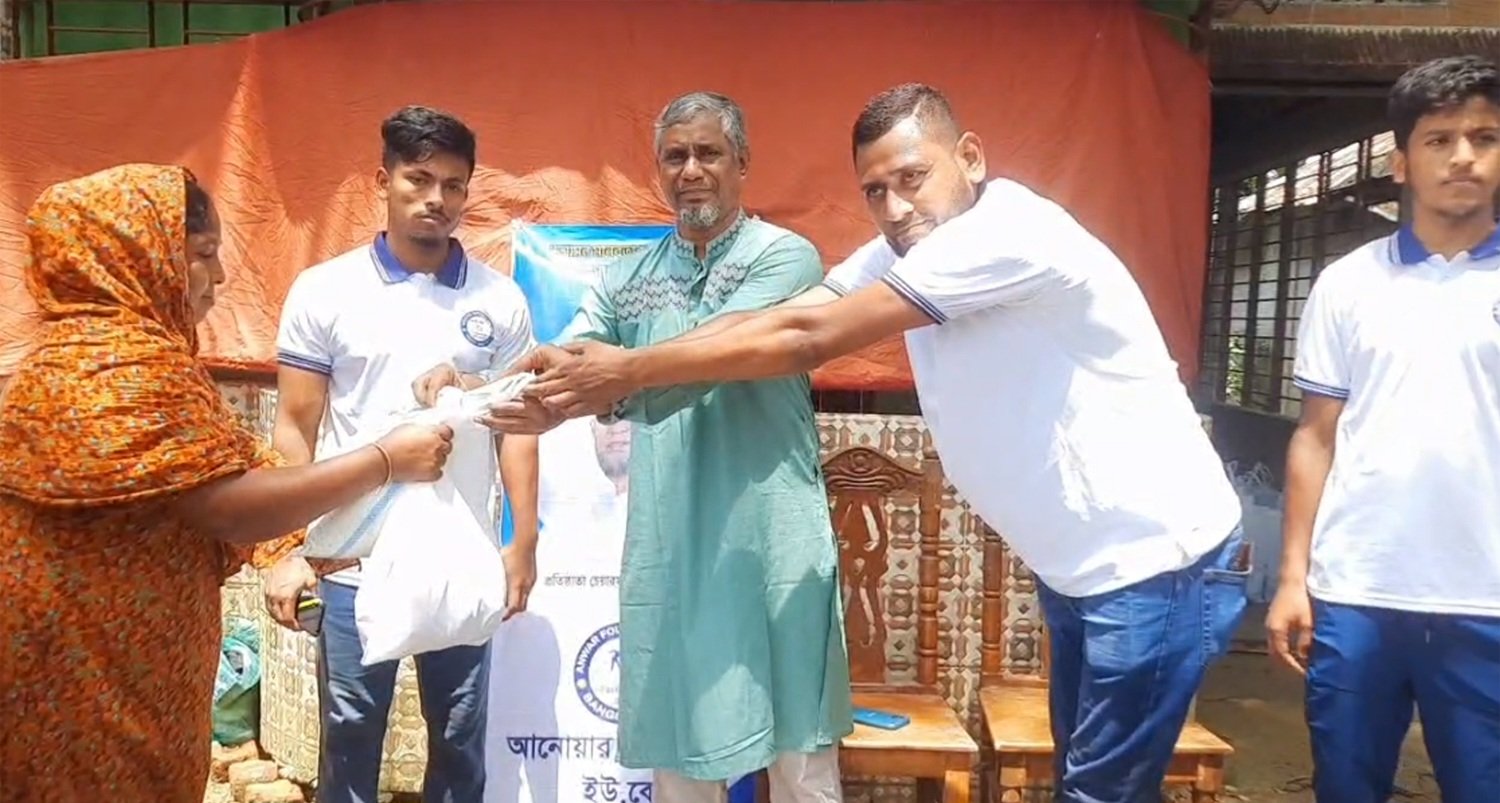 নৈখাইল ও মোগলাবাজারে আনোয়ার ফাউন্ডেশন ইউকের খাদ্য সামগ্রী বিতরণ