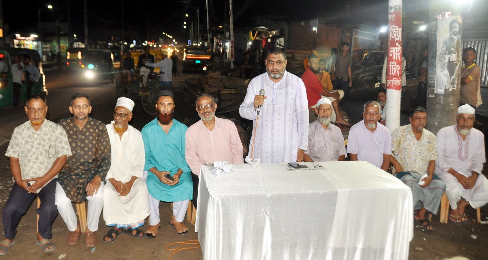 দেশের বর্তমান পরিস্থিতি নিয়ে বঙ্গঁবীর রোড ব্যবসায়ী কমিটির মতিবিনিময়