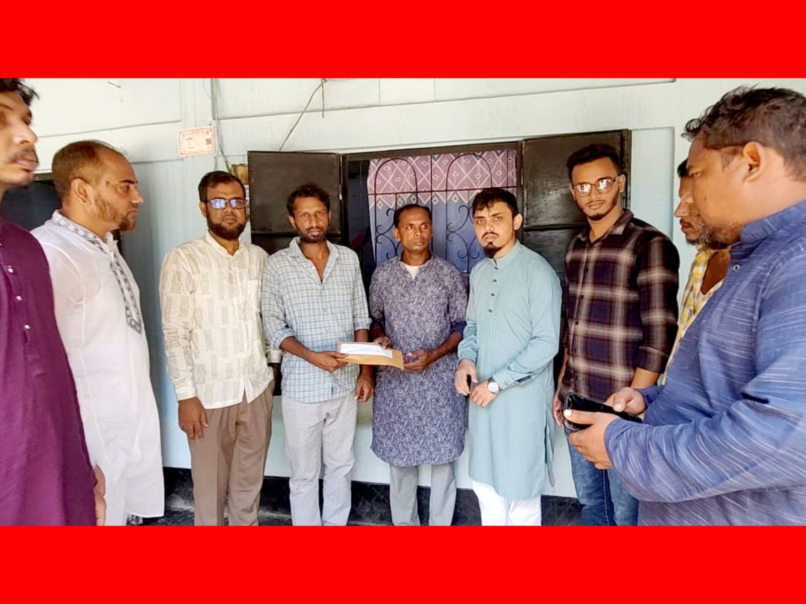 সানাবিল ফাউন্ডেশনের উদ্যোগে গোলাপগঞ্জে শহীদ পরিবারের মধ্যে নগদ অর্থ প্রদান