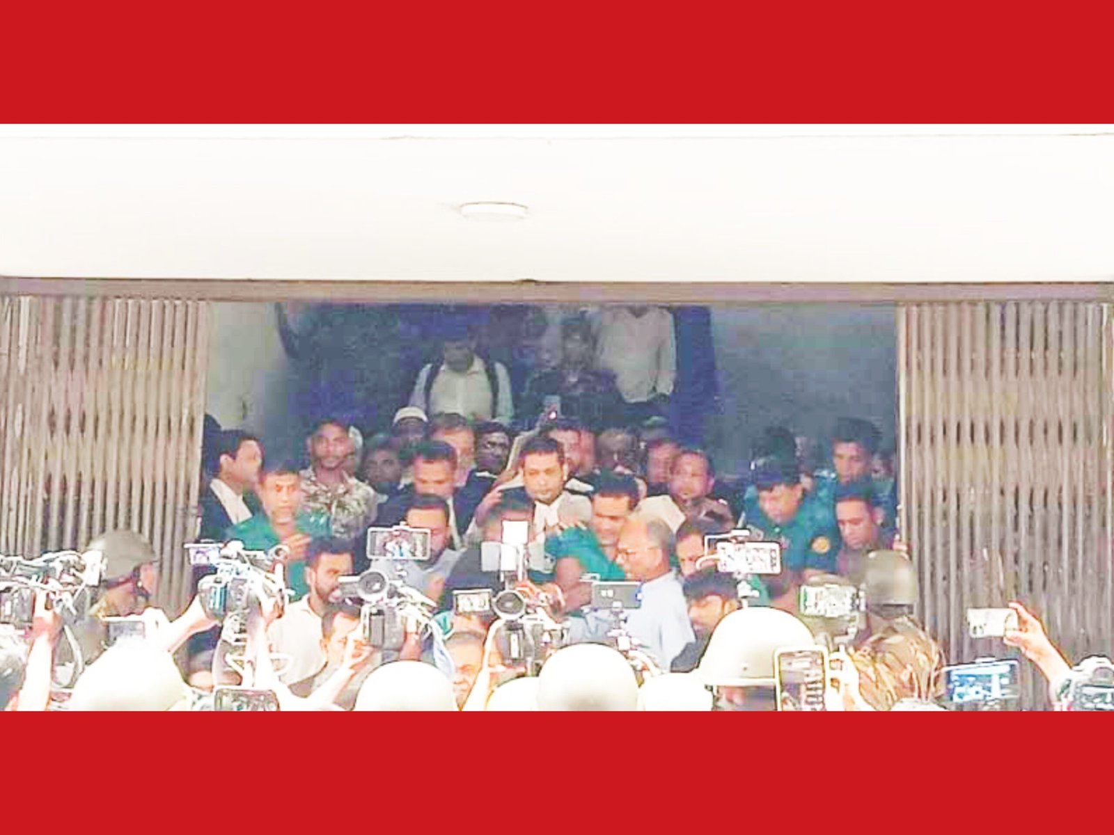 আমার দেশ পত্রিকার ভারপ্রাপ্ত সম্পাদক মাহমুদুর রহমান কারাগারে