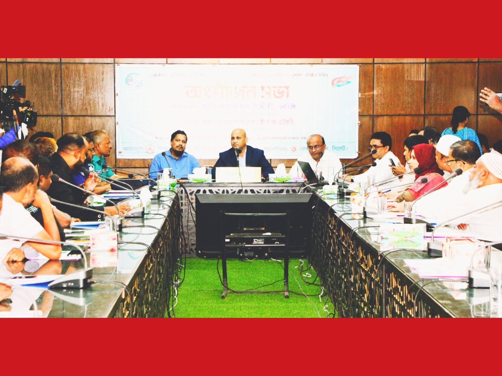 বিআরটিএ সেবার মান বৃদ্ধি করতে কর্মকর্তাদের আরো দায়িত্বশীল হতে হবে-বিভাগীয় কমিশনার 