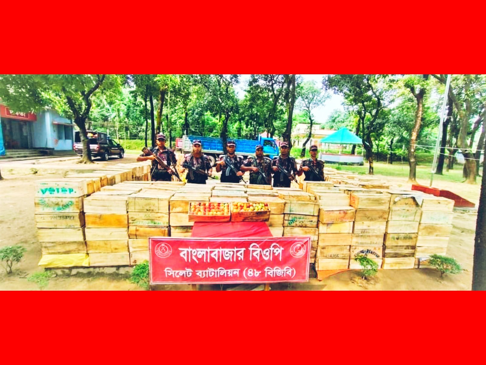 সিলেট ৪৮ বিজিবি’র অভিযানে ট্রাক সহ ভারতীয় ৫ হাজার ৭শত কেজি আপেল জব্ধ
