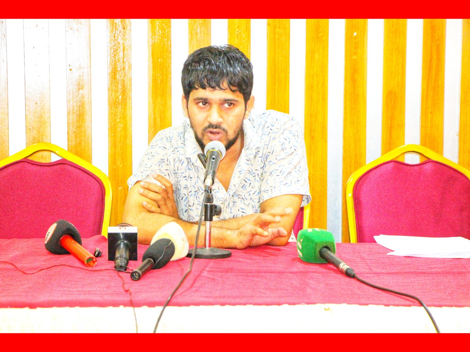 সিলেটের দুই হোটেলের বিরুদ্ধে মালপত্র আটকে হয়রানির অভিযোগ যুক্তরাজ্য প্রবাসীর