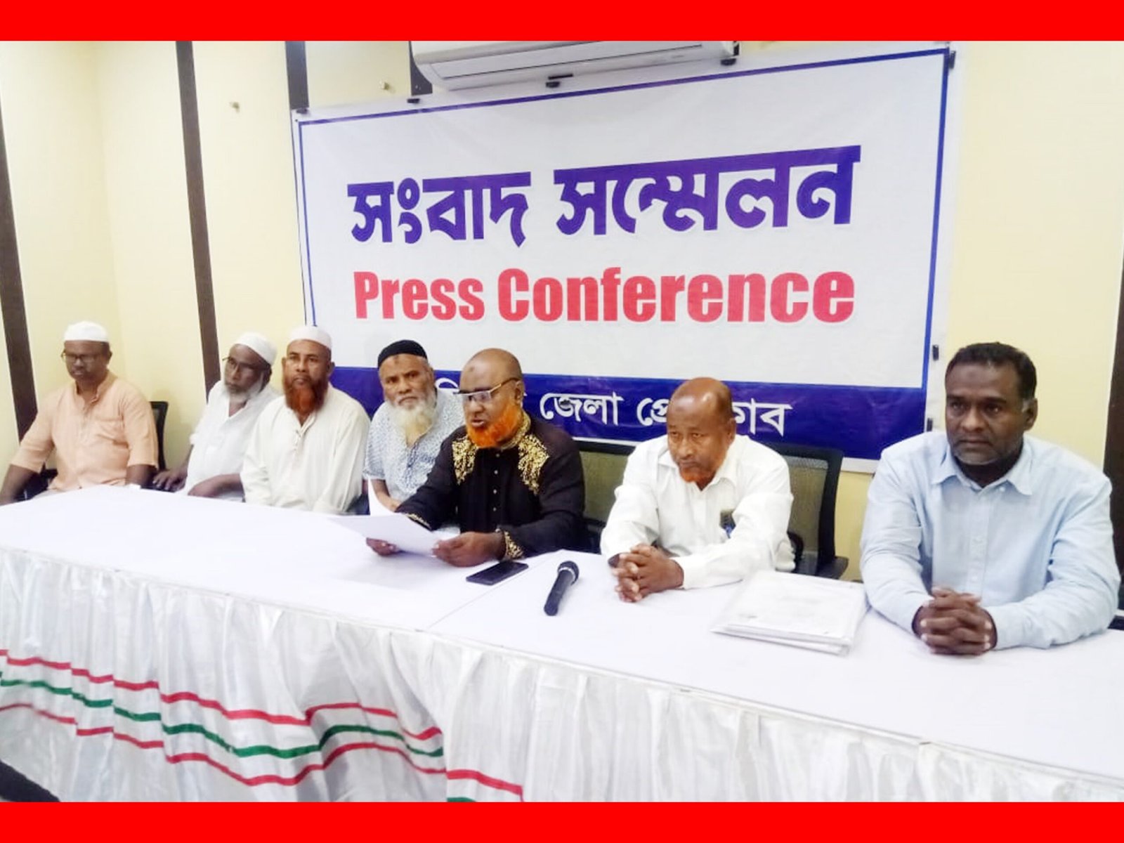 পশ্চিম ধরাধরপুর মসজিদকে এক ব্যক্তির কবল থেকে মুক্ত করার দাবি-ধরাধরপুর এলাকাবাসী