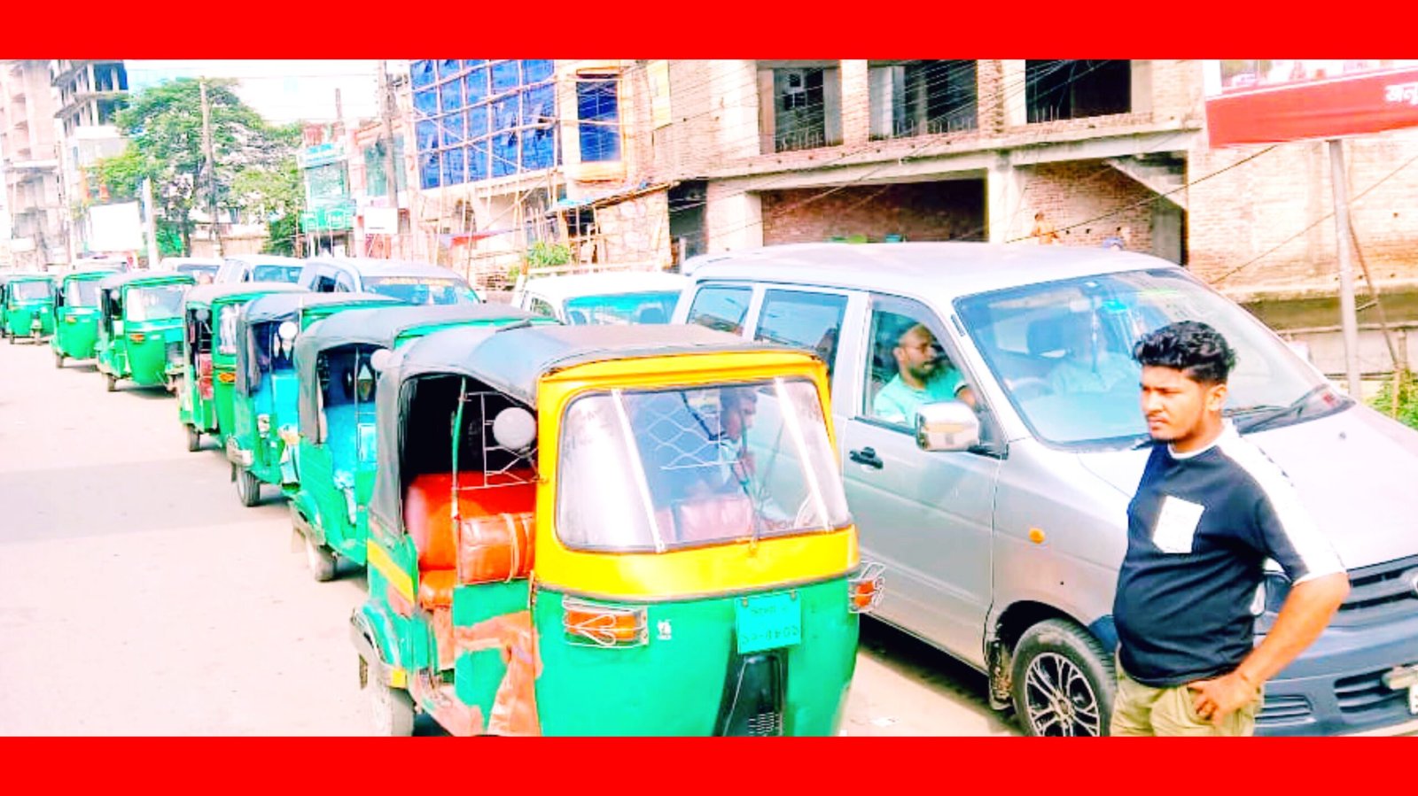 সিলেটে গ্যাসের তীব্র সংকট: ফিলিং স্টেশনে গাড়ীর দীর্ঘ লাইন, সড়কে যানজট