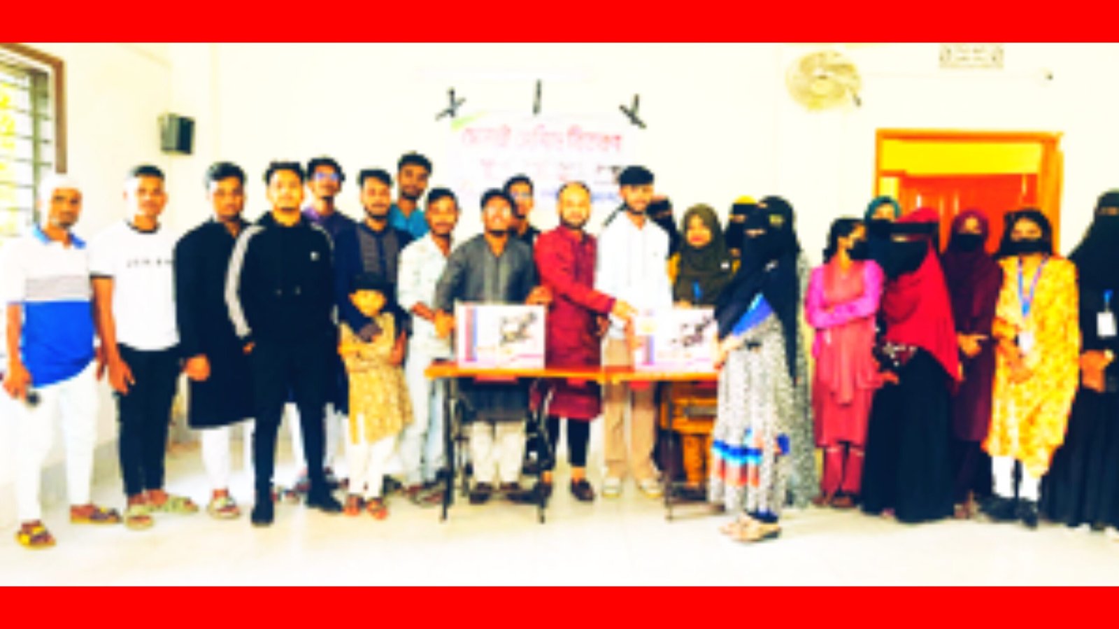 স্বাধীনতা স্কোয়াড” এর উদ্যোগে অসহায়দের মধ্যে সেলাই মিশন বিতরণ