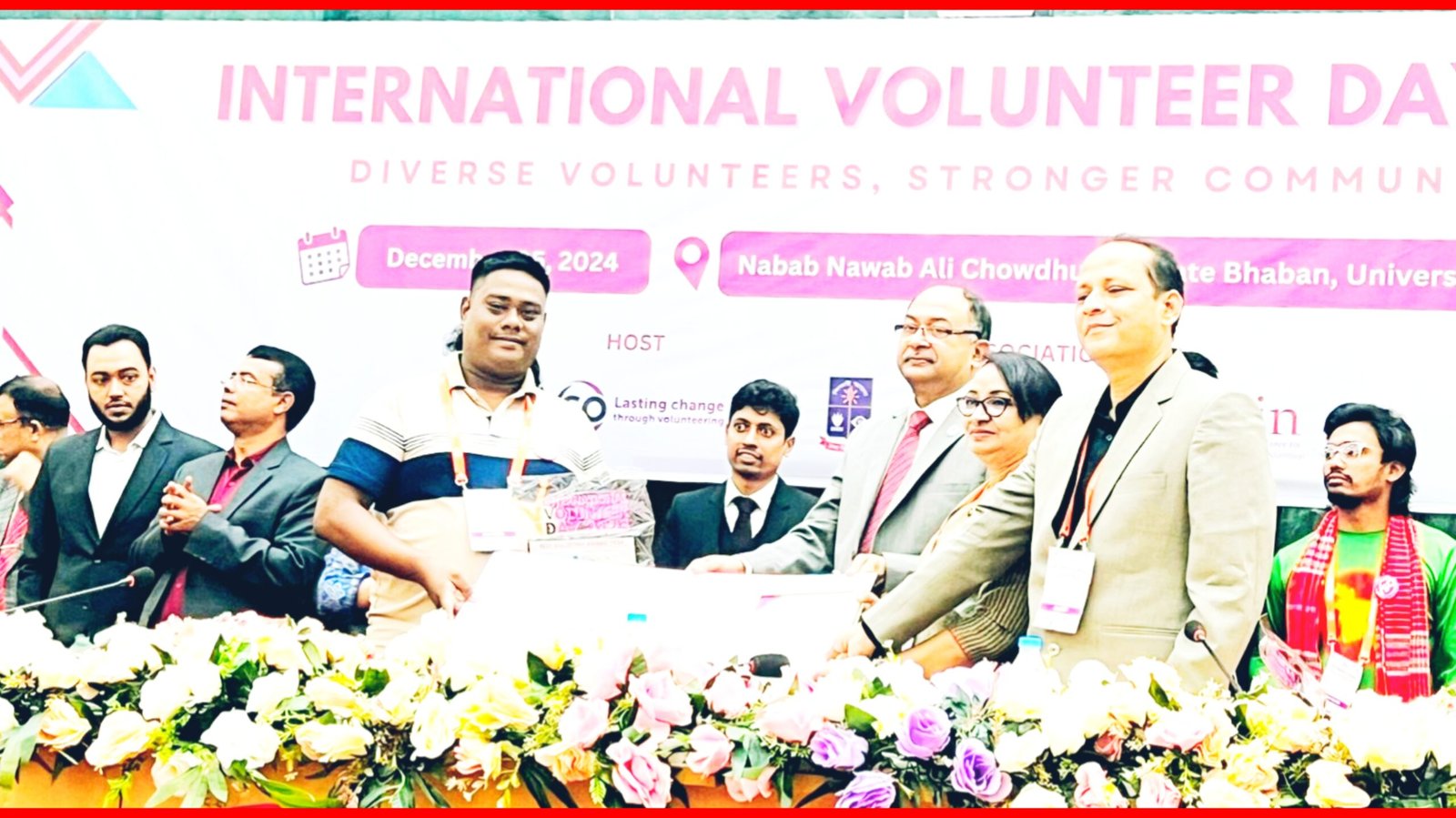 দেশ সেরা স্বেচ্ছাসেবক হলেন সিলেটের আদিল