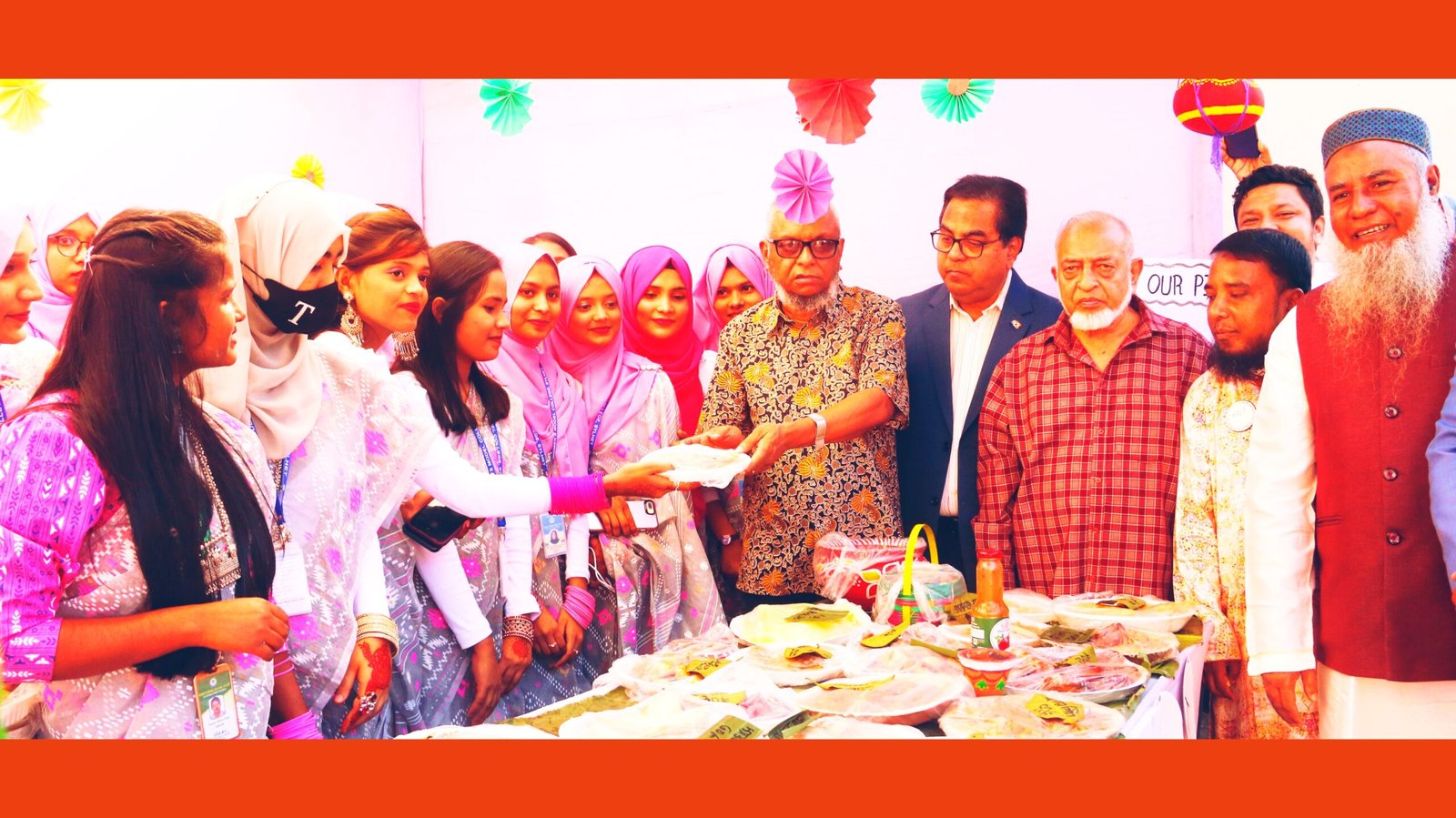 হেমন্তে গ্রামীণ ঘরে যে পিঠা-পার্বণের আমেজ তৈরি হয়, শহরের বাতাসে কেবল তার গন্ধ ভেসে আসে’-আরিফুল হক চৌধুরী