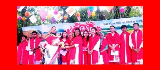 উইমেন চেম্বারের পিঠা উৎসবে সাংস্কৃতিক অনুষ্ঠানে মুক্তাক্ষর