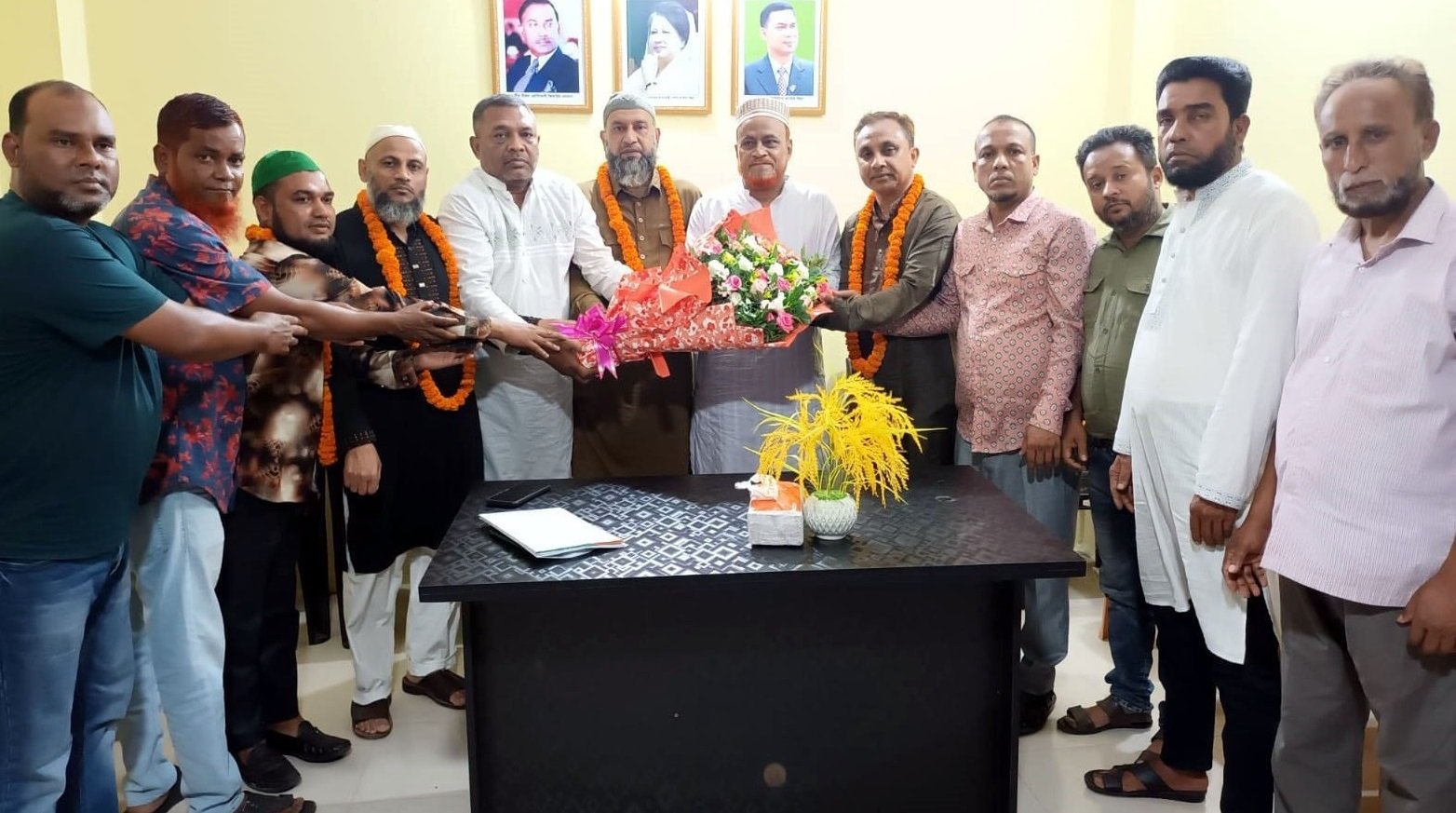 সুনামগঞ্জ জেলার নেতৃবৃন্দকে সিলেট জেলা ও মহানগর ব্যবসায়ীদলের সংবর্ধনা প্রদান