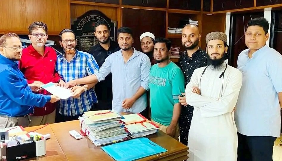 সিসিকের ৩৪নং ওয়ার্ডের শাহপরান এলাকায় দ্রুত পানি নিষ্কাশন ব্যবস্থায় স্মারকলিপি প্রদান