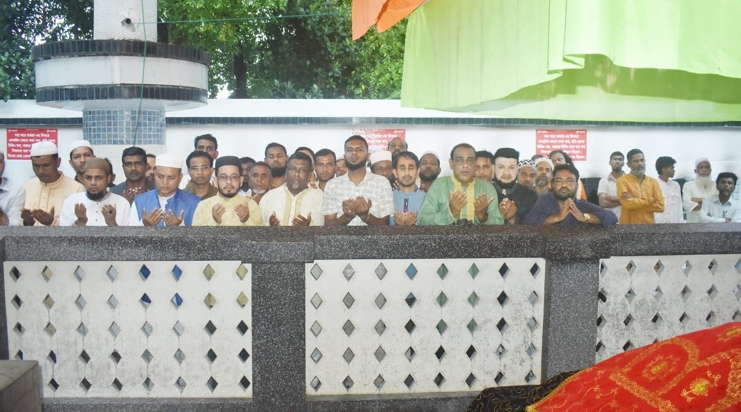 মাজার জিয়ারতের মাধ্যমে জিয়া মঞ্চ সিলেট সদর উপজেলার কার্যক্রম শুরু
