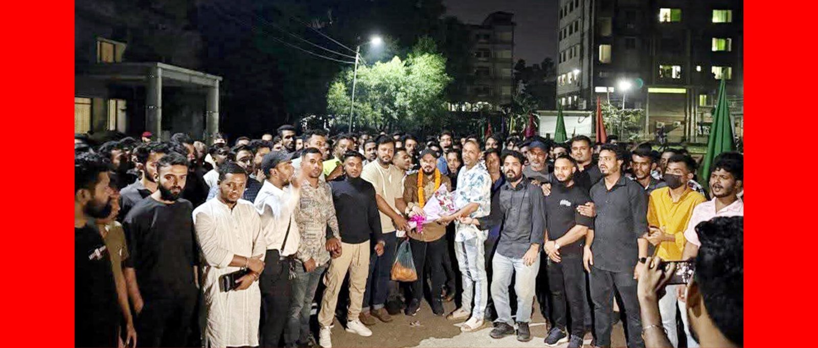 ফ্রান্স স্বেচ্ছাসেবক দলের আহ্বায়ক গোলাম আজমের দেশে প্রত্যাবর্তনে বিমানবন্দরে সংবর্ধনা