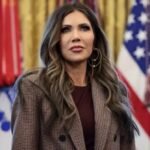 আরও ৩০ দেশের নাগরিকদের ভ্রমণ নিষেধাজ্ঞা দেয়ার পরিকল্পনা করছে যুক্তরাষ্ট্র