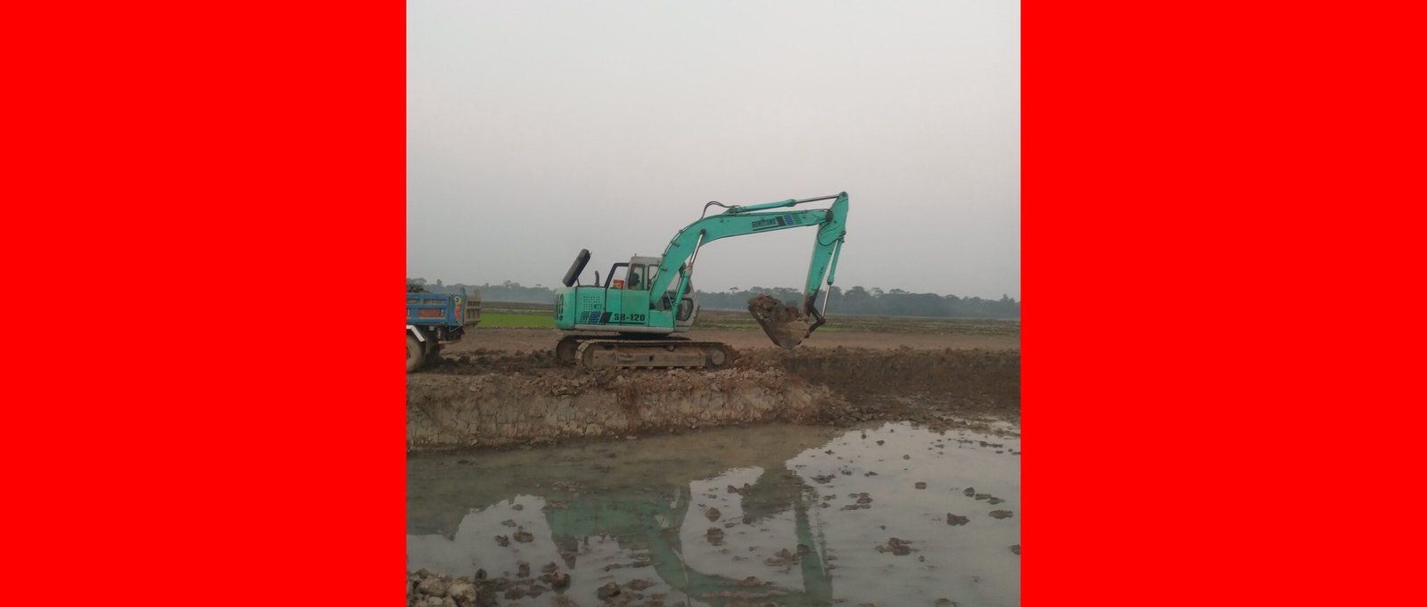 ওসমানীনগরে প্রকাশ্যে ফসলি জমির মাটি কাটার মহোৎসব, হুমকিতে কৃষি ও গ্রামীণ সড়ক