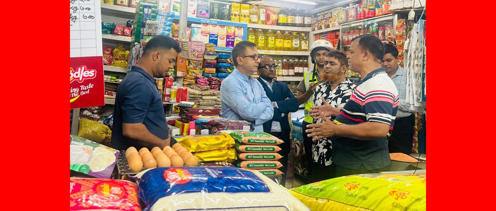 বাণিজ্যমন্ত্রী খন্দকার মুক্তাদিরের আকস্মিক বাজার পরিদর্শন