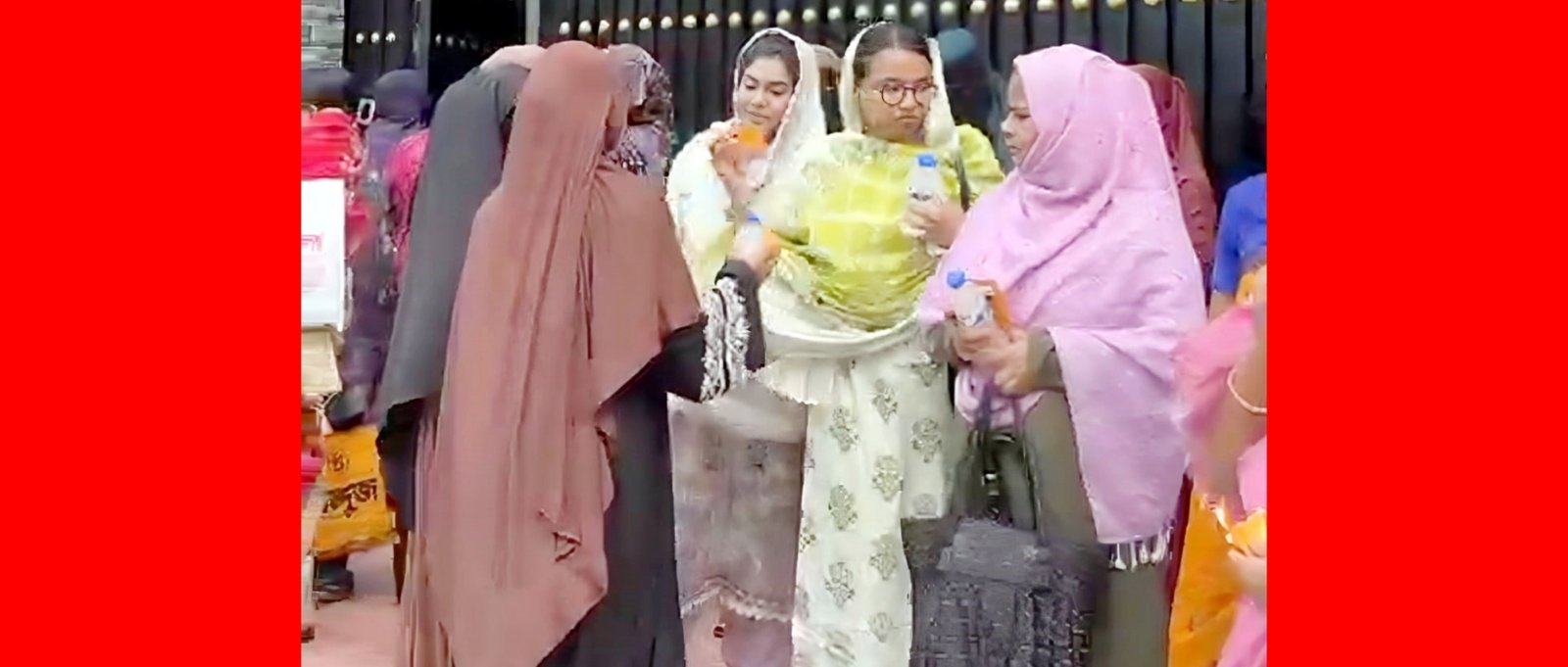 এসএসসি পরীক্ষার্থী ও অভিভাবকদের পাশে সিলেট ছাত্রদলের নারীকর্মীরা